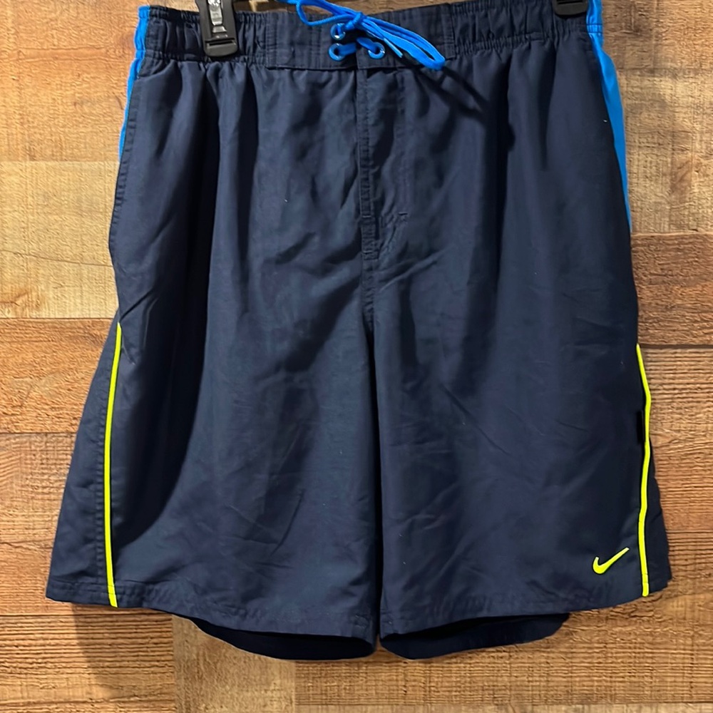 Nike swim trunks men's medium